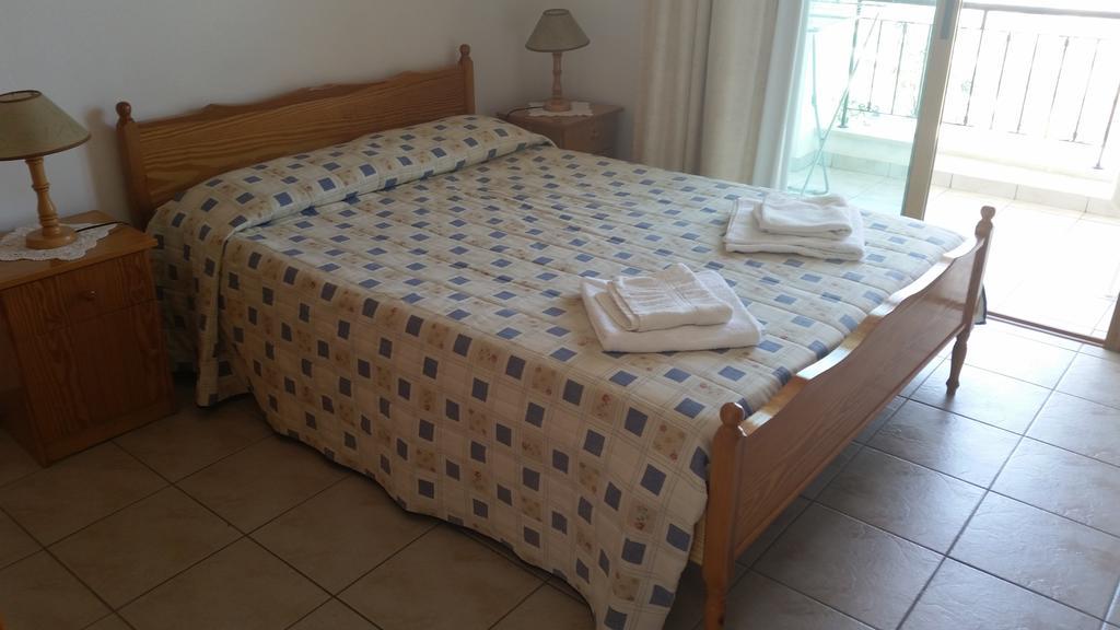 Pissouriana Hotel Apartments מראה חיצוני תמונה