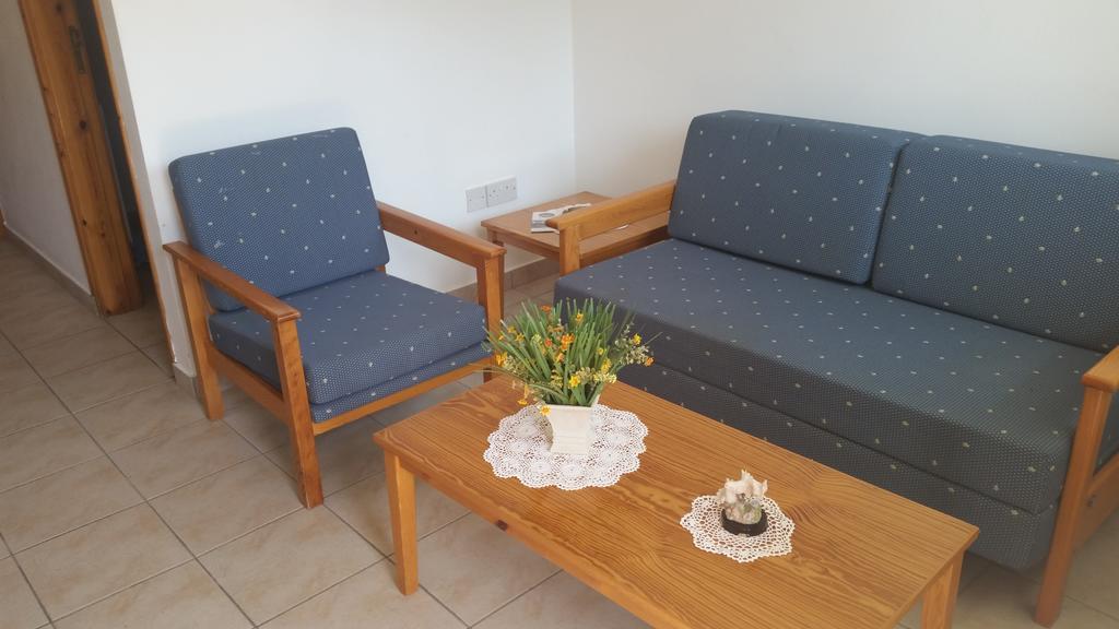 Pissouriana Hotel Apartments מראה חיצוני תמונה