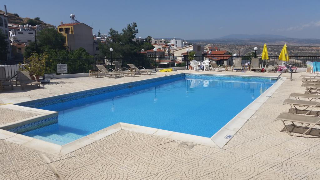 Pissouriana Hotel Apartments מראה חיצוני תמונה