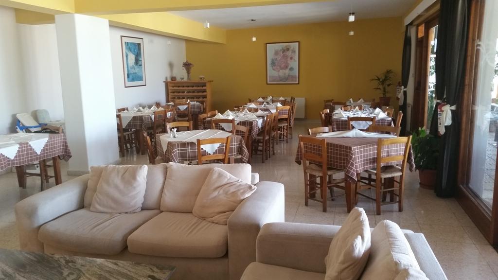 Pissouriana Hotel Apartments מראה חיצוני תמונה