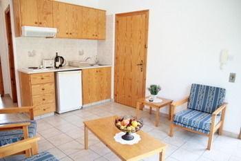 Pissouriana Hotel Apartments מראה חיצוני תמונה