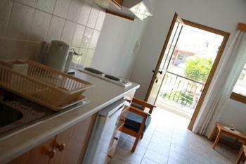 Pissouriana Hotel Apartments מראה חיצוני תמונה